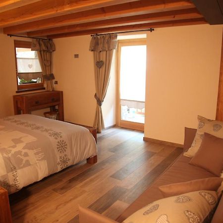 Mi Casa Tu Casa Bed and Breakfast Brusson Εξωτερικό φωτογραφία