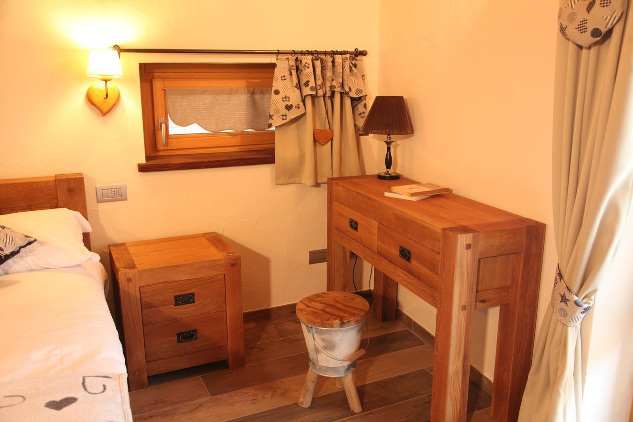 Mi Casa Tu Casa Bed and Breakfast Brusson Εξωτερικό φωτογραφία