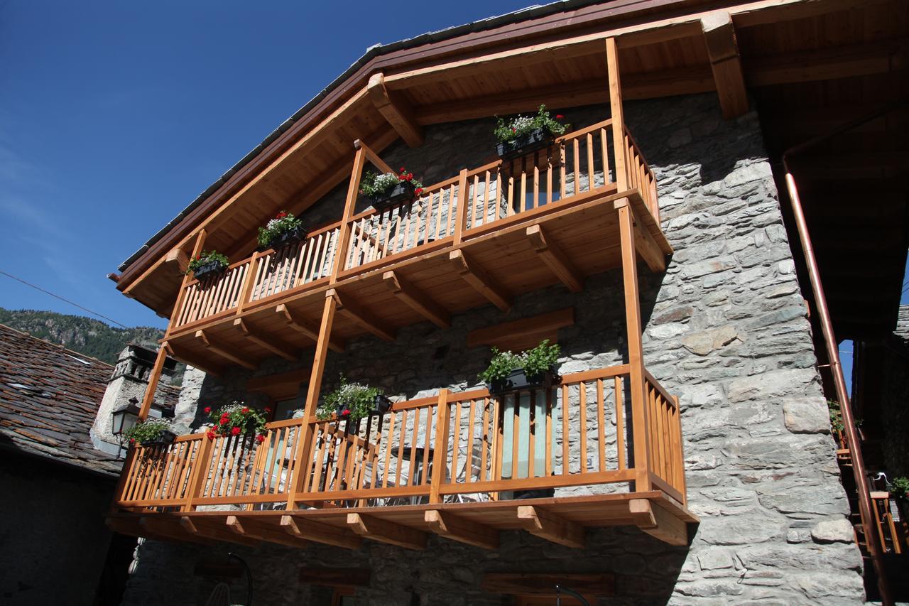Mi Casa Tu Casa Bed and Breakfast Brusson Εξωτερικό φωτογραφία