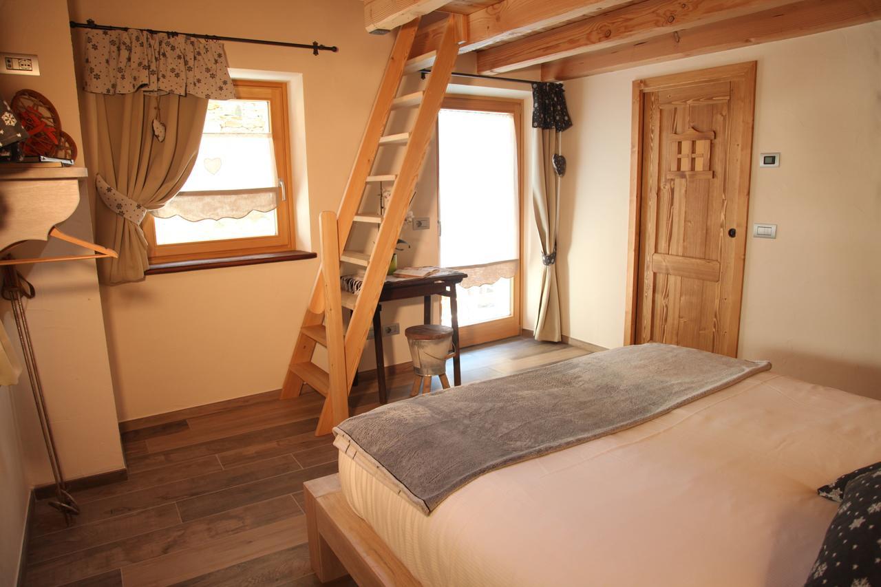 Mi Casa Tu Casa Bed and Breakfast Brusson Εξωτερικό φωτογραφία